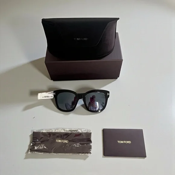 ❗️SOLD❗️TOM FORD Beatrix 52mm Shiny Black Sunglasses ~ Authentic Brand New - Picture 9 of 13